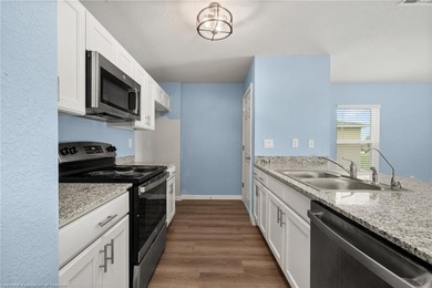 Welcome home! This delightful house is an incredible starter - photo 9