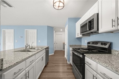 Welcome home! This delightful house is an incredible starter - photo 10