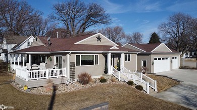 Experience stunning lake views from this beautiful 4-bedroom - photo 2