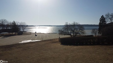 Experience stunning lake views from this beautiful 4-bedroom - photo 5