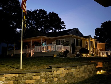 Experience stunning lake views from this beautiful 4-bedroom - photo 8