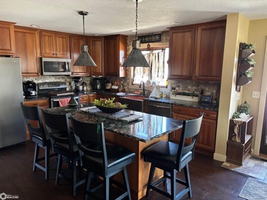 Experience stunning lake views from this beautiful 4-bedroom - photo 10