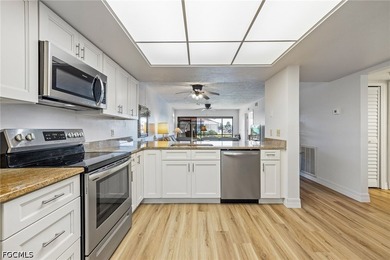 Welcome to this extremely well maintained, waterfront community - photo 5