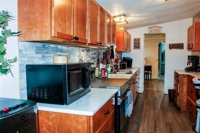Welcome to Enchanted Oaks, this is truly an enchanted retreat on - photo 8