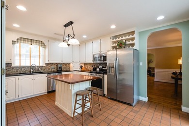 Beautiful setting on half acre landscaped lot. 1 story 3BR/ 2 - photo 5