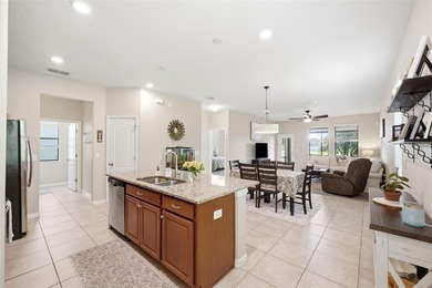 Welcome to this beautifully maintained 3-bedroom, 2.5-bath home - photo 5