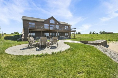 This one truly checks all the boxes! Newer construction, move-in - photo 1