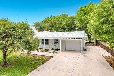 Beautifully remodeled 3BR/2BA home in sought-after Indian River - photo 2