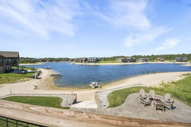This one truly checks all the boxes! Newer construction, move-in - photo 3