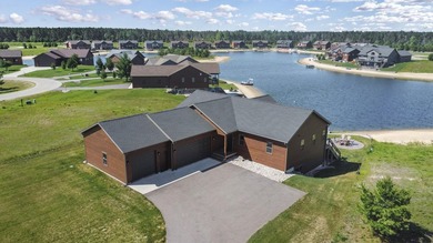 This one truly checks all the boxes! Newer construction, move-in - photo 4