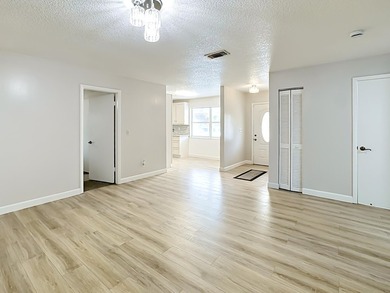 Beautifully remodeled 3BR/2BA home in sought-after Indian River - photo 6