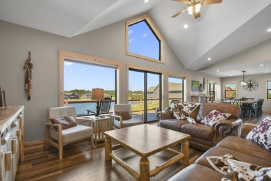 This one truly checks all the boxes! Newer construction, move-in - photo 6