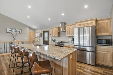 This one truly checks all the boxes! Newer construction, move-in - photo 9