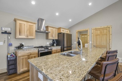 This one truly checks all the boxes! Newer construction, move-in - photo 10