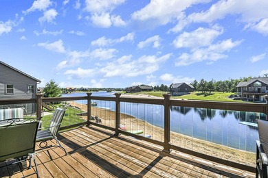 Move-in ready and fully furnished lake home on scenic Castaway - photo 4