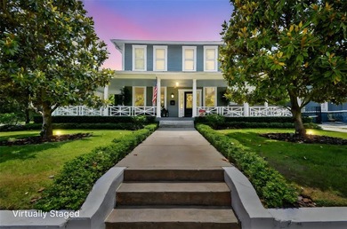 This beautifully restored Hyde Park home blends vintage charm - photo 1