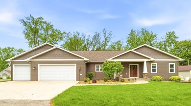 Lake Winnebago Home For Sale in Oshkosh Wisconsin