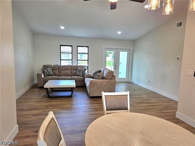 COMPLETLEY REMODELED INSIDE & OUT CREAM PUFF POOL HOME!! - photo 3
