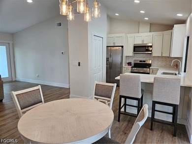COMPLETLEY REMODELED INSIDE & OUT CREAM PUFF POOL HOME!! - photo 5
