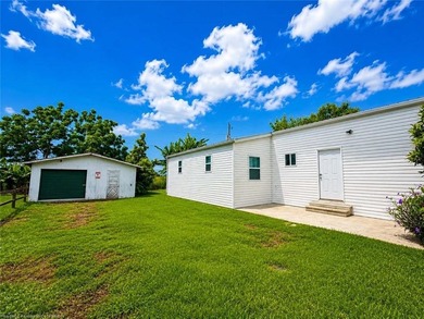 Lake Istokpoga Home For Sale in Lorida Florida