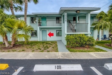 A spacious and sleek 2 bedroom/2 bath furnished first floor - photo 2