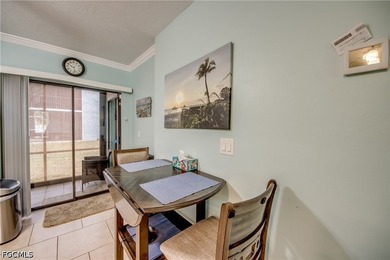 A spacious and sleek 2 bedroom/2 bath furnished first floor - photo 10