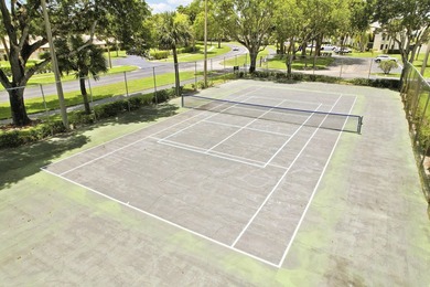 This inviting first-floor condo in West Palm Beach offers - photo 22