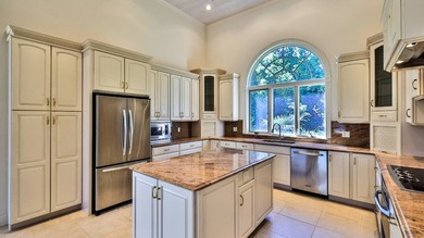 Exceptional 9-acre, 9 car garage lakefront estate with guest - photo 33
