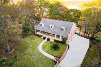 Welcome to your dream retreat on beautiful Smith Lake! This - photo 4