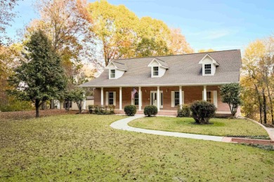 Welcome to your dream retreat on beautiful Smith Lake! This - photo 6