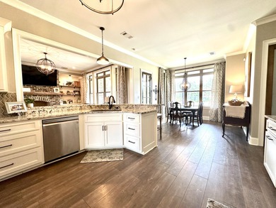 A rare find!! This 5br/4.5ba home spans over 4800sqft, nestled - photo 11