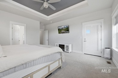 Welcome to this exquisite semi-custom built Schroeder home - photo 13