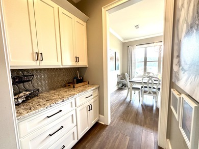 A rare find!! This 5br/4.5ba home spans over 4800sqft, nestled - photo 15