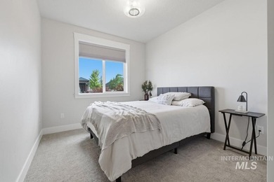 Welcome to this exquisite semi-custom built Schroeder home - photo 18