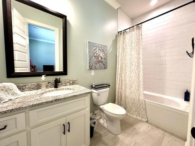 A rare find!! This 5br/4.5ba home spans over 4800sqft, nestled - photo 20