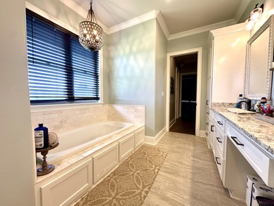 A rare find!! This 5br/4.5ba home spans over 4800sqft, nestled - photo 25