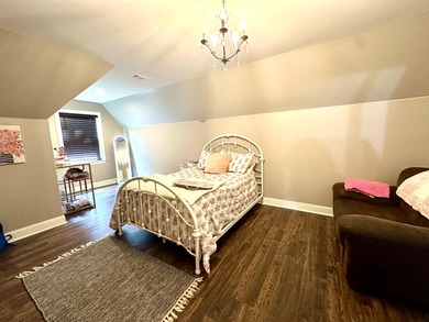 A rare find!! This 5br/4.5ba home spans over 4800sqft, nestled - photo 27