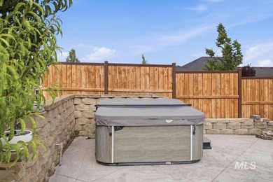 Welcome to this exquisite semi-custom built Schroeder home - photo 30