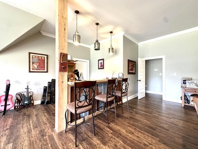 A rare find!! This 5br/4.5ba home spans over 4800sqft, nestled - photo 39