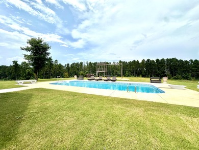 A rare find!! This 5br/4.5ba home spans over 4800sqft, nestled - photo 48