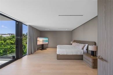 BRAND-NEW CONSTRUCTION HOME IN ONE OF KEY BISCAYNE'S MOST - photo 9