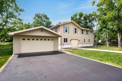 Lake Home For Sale in Wilmington, Illinois
