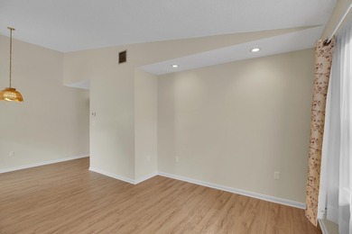 MOVE IN CONDITION! All appliances including full size - photo 11