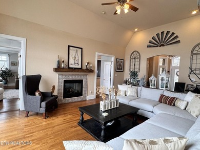 Stunning & Awe-Inspiring Lakefront Living in Rarity Bay where - photo 12