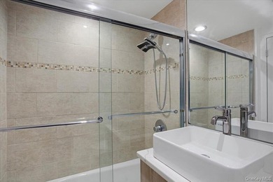 Welcome to this spacious and beautifully updated 3bd/2bth - photo 13