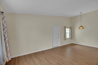 MOVE IN CONDITION! All appliances including full size - photo 13