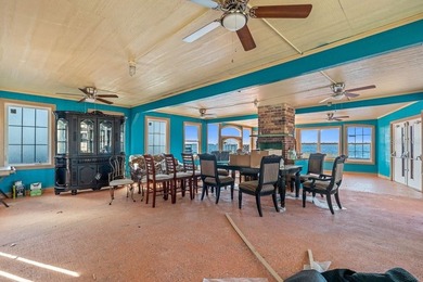 Check out this cozy hotel/cafe with approximately 176' of - photo 15