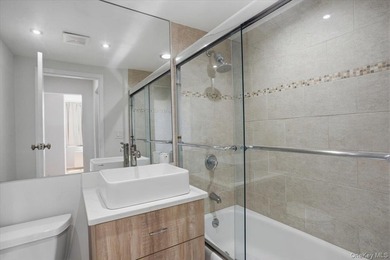 Welcome to this spacious and beautifully updated 3bd/2bth - photo 15