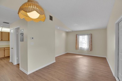 MOVE IN CONDITION! All appliances including full size - photo 15