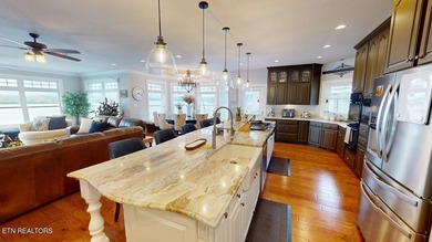 Stunning & Awe-Inspiring Lakefront Living in Rarity Bay where - photo 18